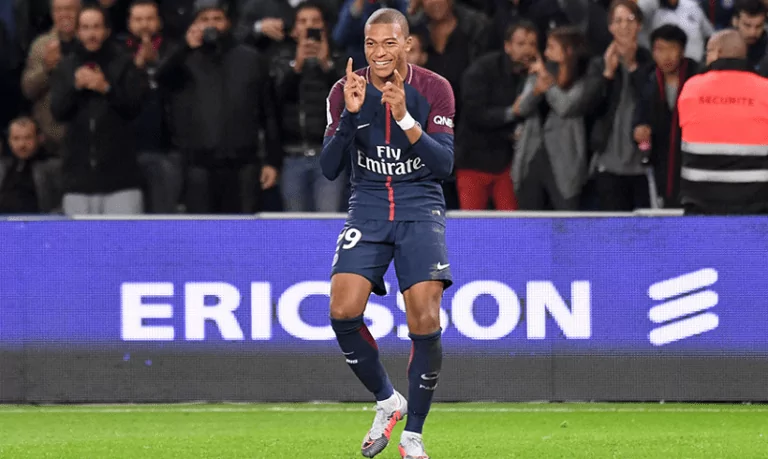 Zajímavé statistiky ze zápasů Ligy mistrů. Jaká čísla nabídla utkání Bayernu s PSG a Porta s Chelsea?