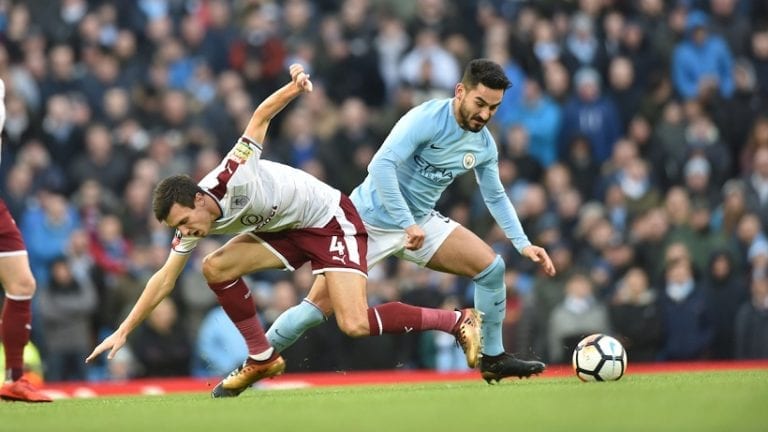 Arsenal hodlá Manchesteru City přetáhnout jeho tvůrce hry Gündogana
