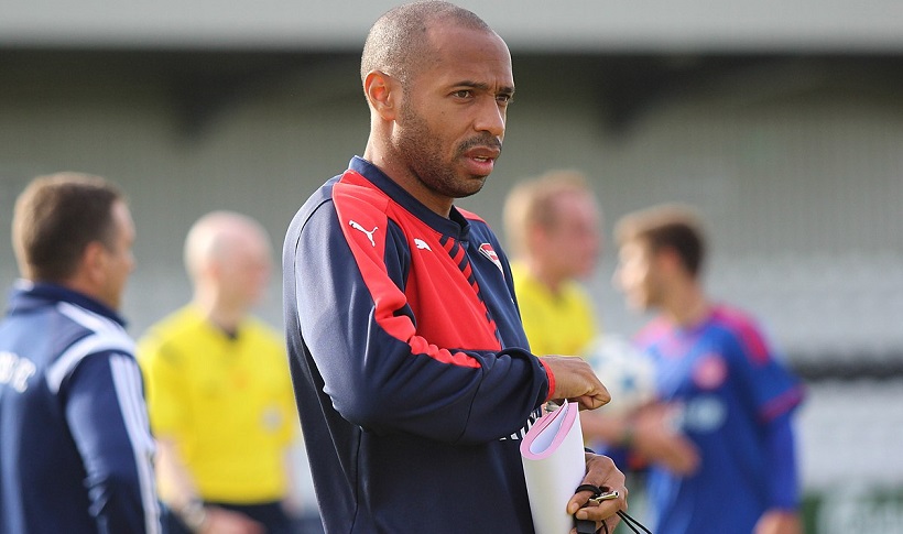 Thierry_Henry_Autor joshjdss – Arsenal U19s Vs Olympiacos, CC BY 2.0