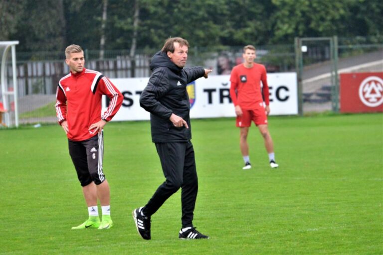 Trenérské změny ve FNL přehledně. Které kluby mění trenéra?