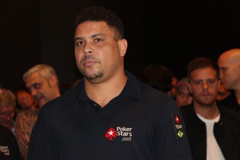 Ronaldo Nazário promluvil o tom, jak jej Romário vytáhl v ranních hodinách do klubu, aby byl v sestavě místo něj