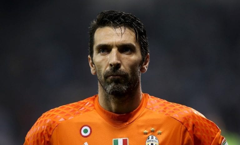 Buffon řeší svou další budoucnost. Ve 45 letech má na stole lukrativní nabídky ze Saúdské Arábie, ve hře je i konec kariéry