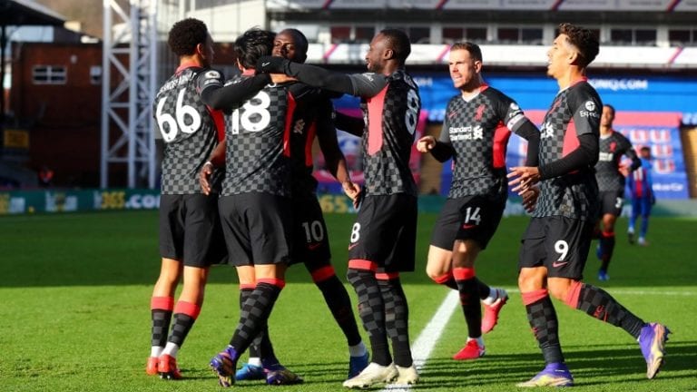 Video: Obrovská hrubka! Podívejte se, jak brankář Steffen daroval gól Liverpoolu v semifinále FA Cupu