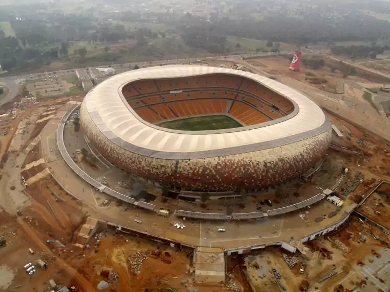 TOP 10 největších fotbalových stadionů světa