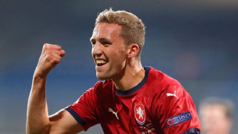 Trápení prolomila až penalta. Češi přes střeleckou krizi porazili Faeřany