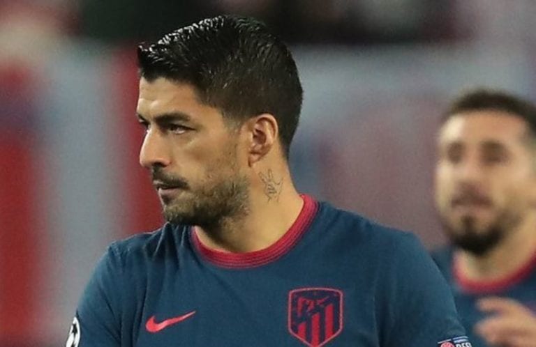 Hodně trpěl, řekl Suárez o Messiho odchodu z Barcelony