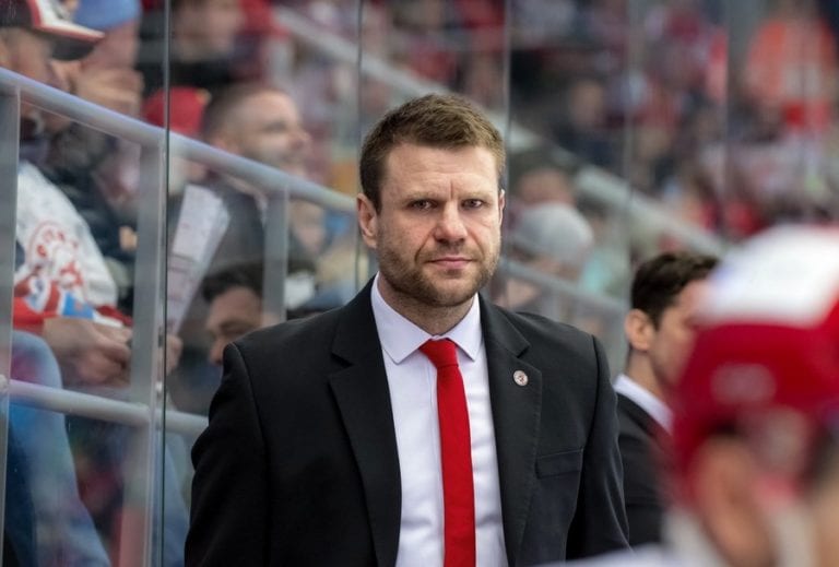 V reprezentaci jsou fleky rozdány, v NHL se odkrývá šance. Kam půjde Varaďa?