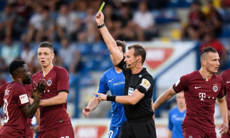 Penaltový zákrok Krejčího se nezkoumal, tři karty neuděleny. Fanoušci Baníku se zlobí na rozhodčí