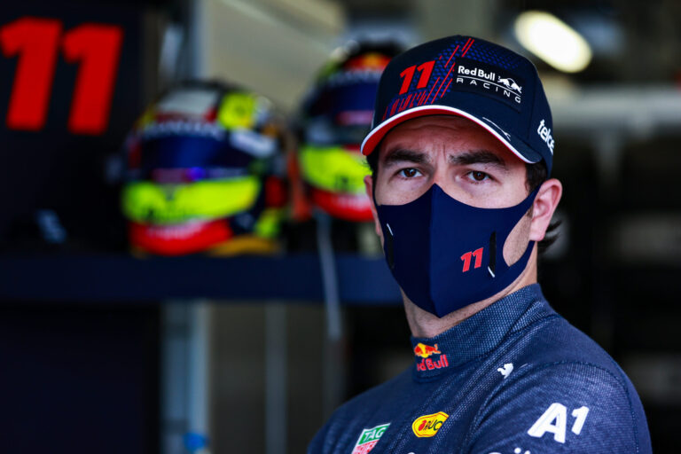 Mercedes v útlumu? Prvním tréninkům v Baku kraloval Red Bull s Ferrari