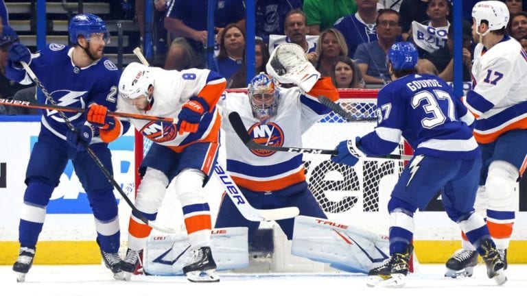 Islanders v přestřelce porazili Pittsburgh, v zápase padlo 9 branek