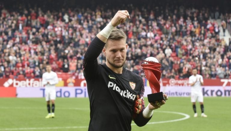Stane se Vaclík spoluhráčem Messiho? Reprezentačního brankáře má na seznamu posil Barcelona