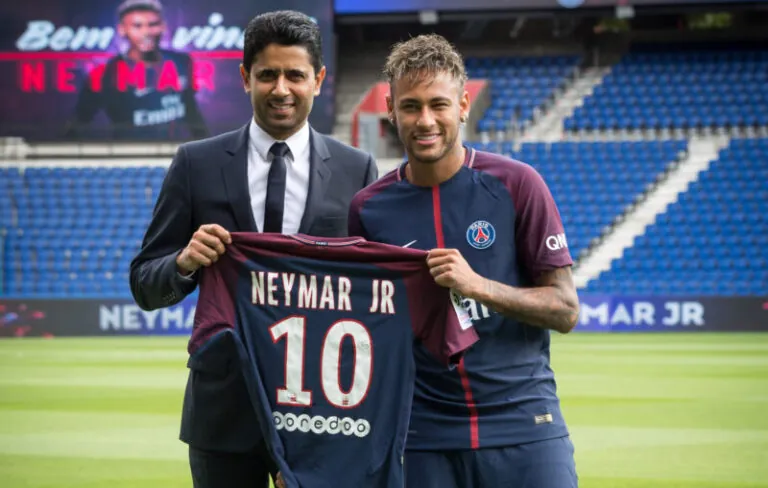 Kolik zaplatili giganti za své základní jedenáctky? Šílenost u City a PSG, levný Real Madrid a Bayern