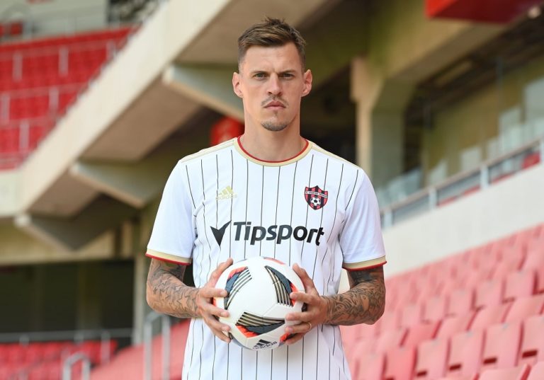 Škrtel o nabídce Sparty: Vážně jsem o tom přemýšlel, ale  priorita byla zůstat v Turecku