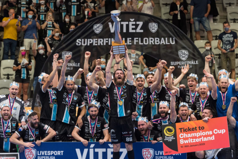 Český florbal už zná všechny superfinalisty. Mladou Boleslav čeká Tatran, Ostravanky Chodov