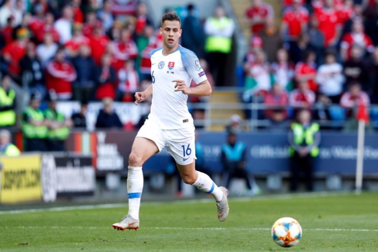 Hancko v týmu týdne, Stanciu či Schranz s krásným gólem. Jak si vedli hráči Sparty a Slavie na reprezentačním srazu?