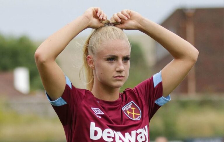 Krásná fotbalistka Alisha Lehmann odmítla milionovou nabídku od stránek s obsahem pro dospělé