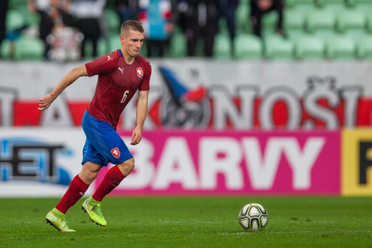 VIDEO: Český reprezentant kousek od prvotřídní senzace. K triumfu nad neporaženým lídrem chyběl jenom kousek