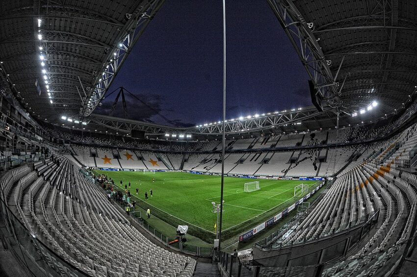 Juventus zahájil řízení, díky kterému má odstoupit z projektu Superligy. Je však závislý na Realu a Barceloně