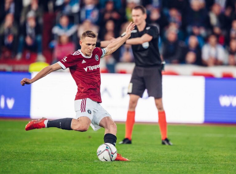 Sparta jde na Lyon, zřejmě bez Dočkala v základu. Jak bude vypadat střed zálohy?