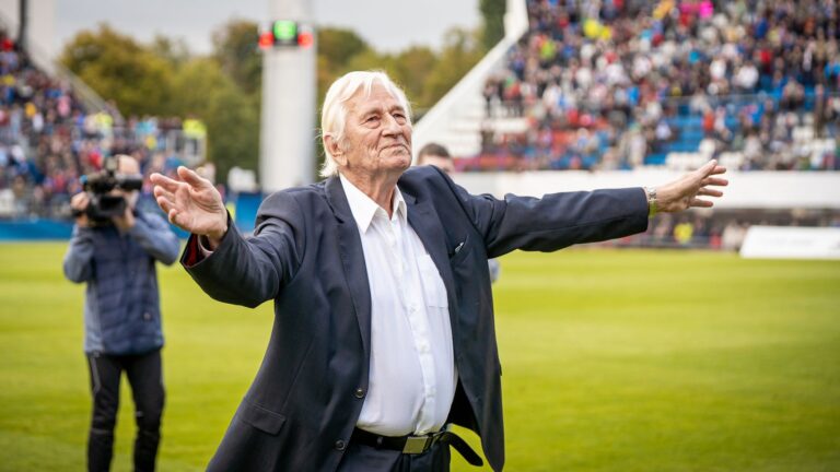 VIDEO: Před dvaceti lety viděl Andrův stadion kanonádu do sítě Moldavska! Český tým na EURO postoupil, jak to dopadne dnes?