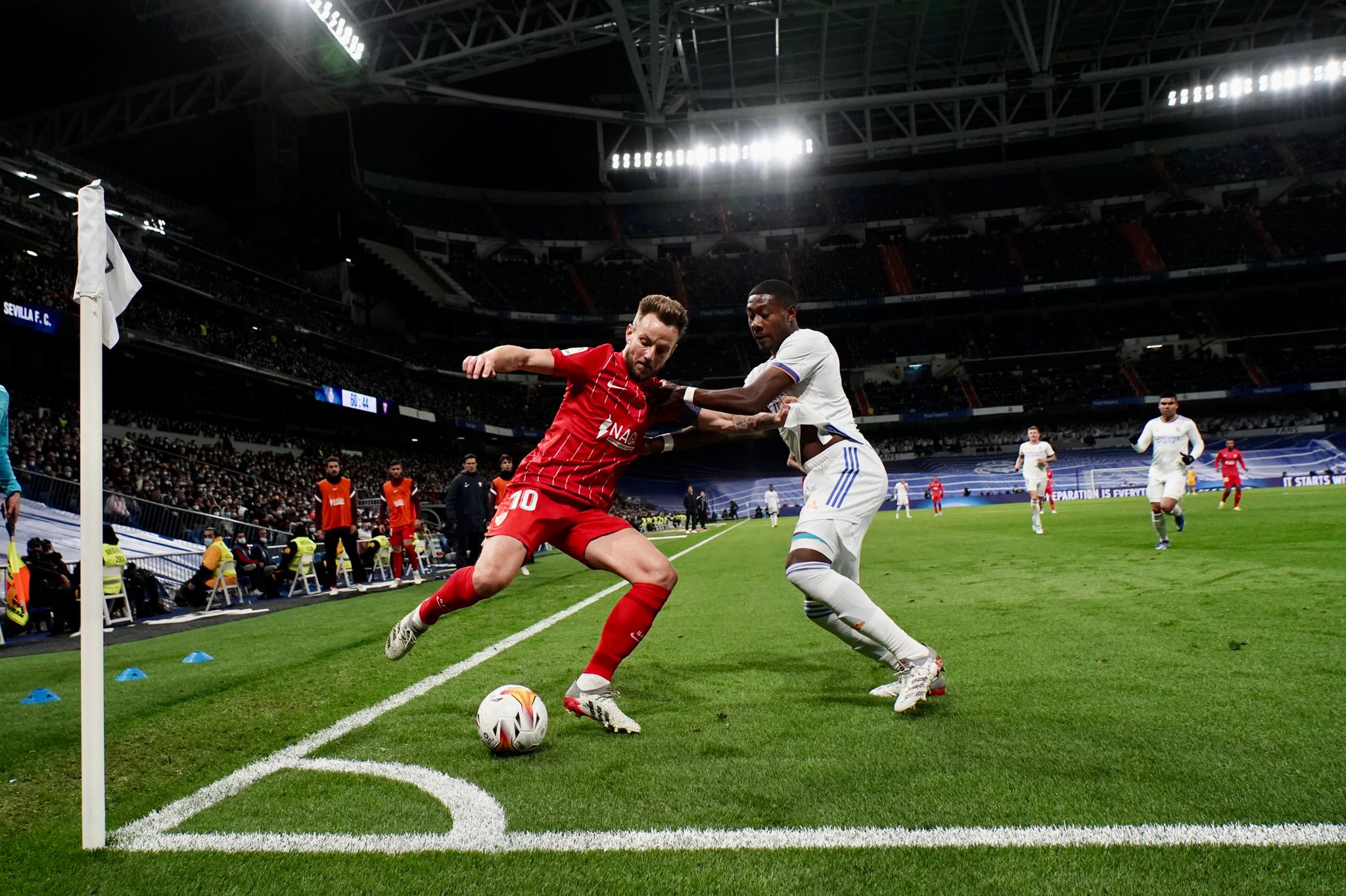 Real Madrid nadále vybírá obří smůlu, Alaba je už třetím hráčem s ACL tuto sezónu. Kdo jej v zimě nahradí?