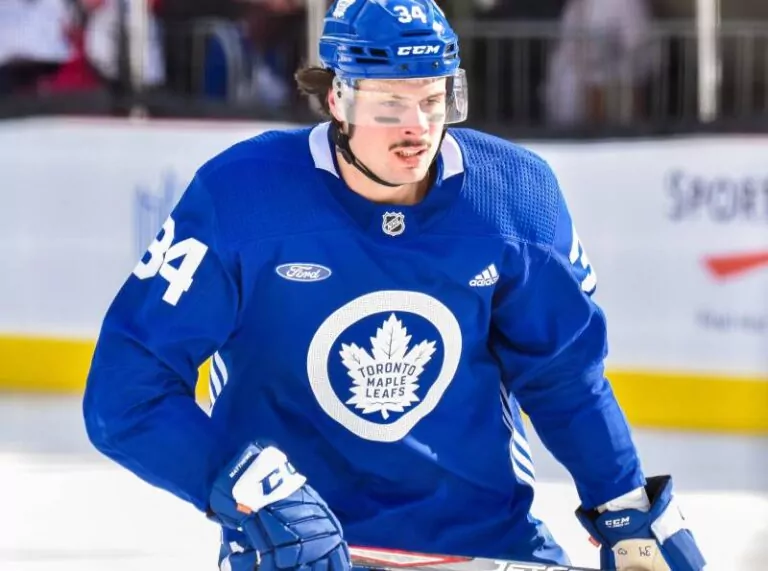 Auston Matthews milník nezdolal, Nikita Kucherov však ano. Edmonton opět podlehl Arizoně