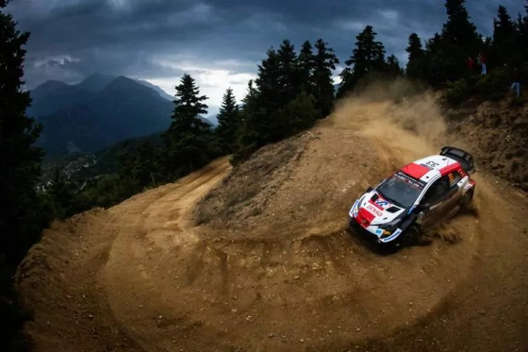 Motorsport nemůže jít pouze cestou elektrifikace! Robert Reid pro to nachází vážné důvody. Souhlasíte s ním?