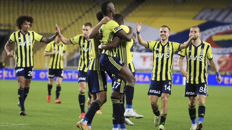 Soupeře Slovácka za vyvolávání Putina řeší UEFA. Fenerbahce tak hrozí trest