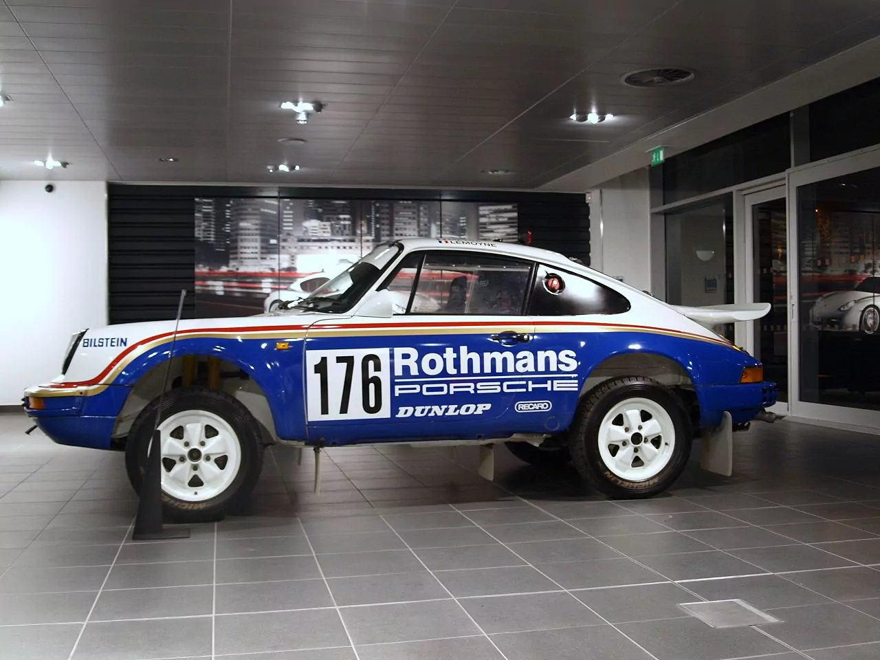 Prvním Čechem na Dakaru byl v roce 1983 Miroslav Kubíček. Rallye Paříž-Dakar byla tehdy v plenkách