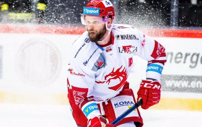 Neúnavný Růžička sesadil Krále z trůnu! Asi si dám dneska panáka, reagoval kanonýr