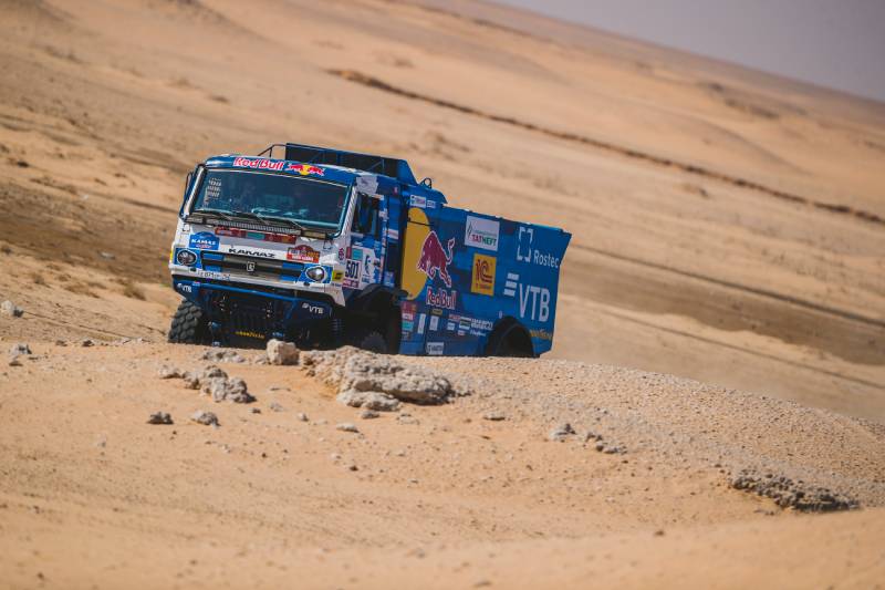 Incroyable Michek Pabiška a dû aller à l’hôpital : comment vont les Tchèques au rallye Dakar ?