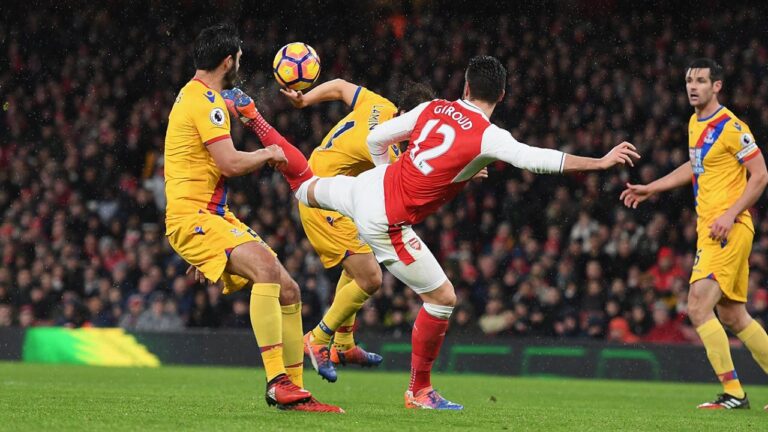 Pět let od možná nejhezčího gólu historie Premier League. Před pěti lety Giroud sestřelil škorpionem Crystal Palace