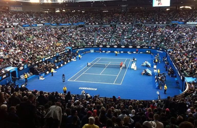 Rekordní titul Novaka Djokoviče či české barvy opět na vrcholu? Velké finále Australian Open je tu!