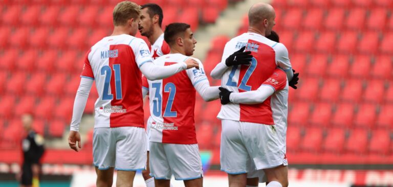 Co ukázala Slavia proti Baníku? Nečekaná náhrada za Stancia, sebevědomý Plavšič byl nezastavitelný