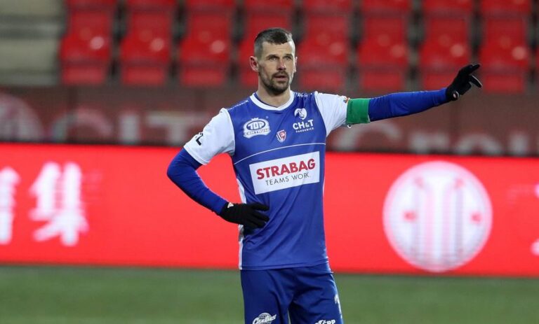 Po euforii naštvání! Jeřábek vstřelil gól Pardubic, VAR jej odvolal a rozhodčí mu udělil červenou kartu