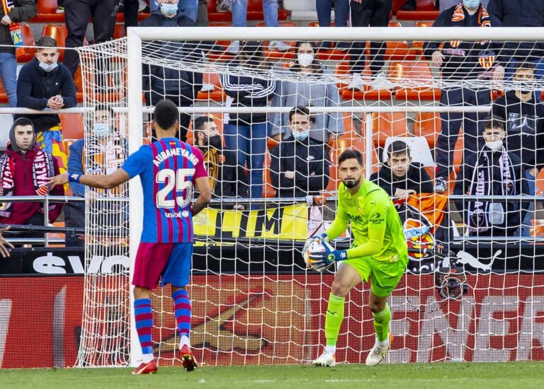Aubameyang se v Barceloně rozjel a nastřílel Valencii hattrick. Oblíbeného soupeře navíc takto nesestřelil poprvé
