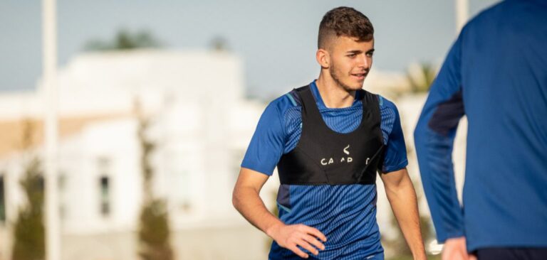 Velký talent Slavie v zahraničí zklamal, vrátí se do Česka? Vedení klubu je s ním nespokojené, čeká jej asi další přestup