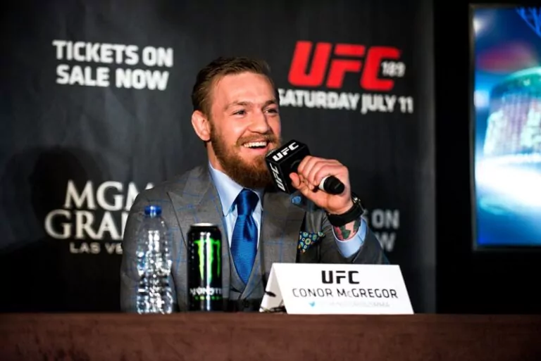 Šílený Conor McGregor se chce stát nezpochybnitelným králem MMA. Koho vyzývá?