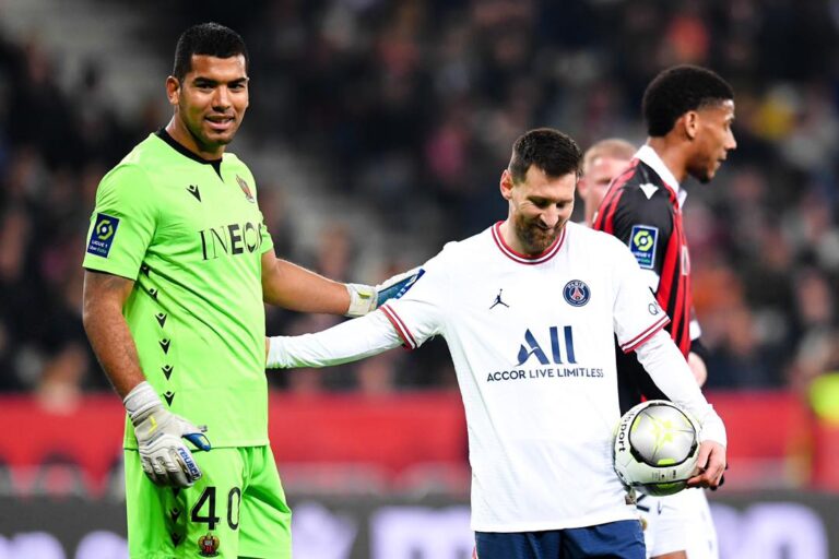 VIDEO: Messi dal první gól v sezoně, Neymar krásně proměnil přímý kop, prosadil se i Ramos. PSG získalo další trofej