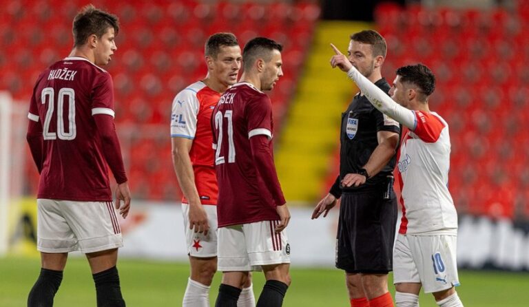 Jásot na Letné, smutek ve Vršovicích. Věční rivalové prožili odlišné pondělky