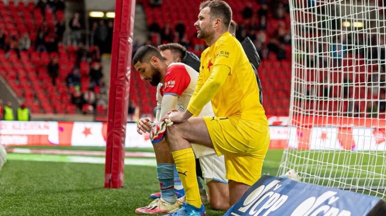 Na Spartu byl ještě připraven, teď je mimo hru! Hráč zvučného jména se na tréninku Slavie zranil a měsíc bude chybět