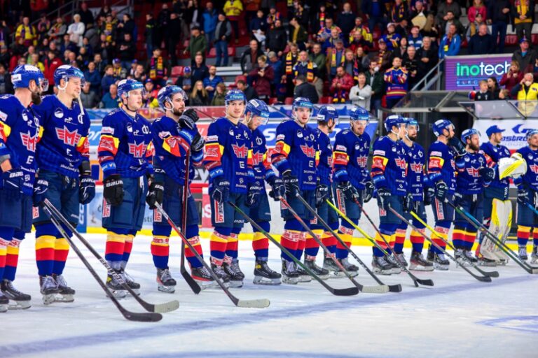 Motor v problémech, O2 Aréna narvaná k prasknutí a stav 2:0 na zápasy