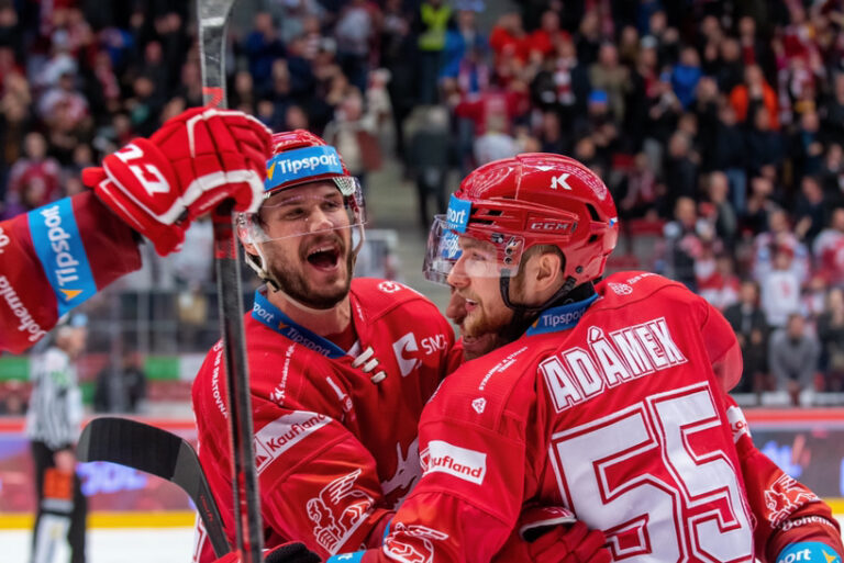 Oceláři jsou počtvrté v řadě ve finále extraligy! Další meta je vsetínská dynastie