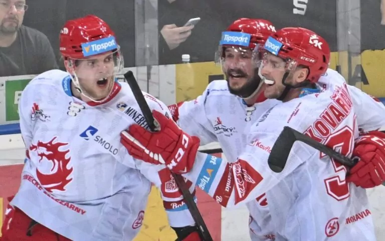 Rekordní počet fanoušků sledoval triumf Ocelářů. Fanoušci Sparty selhali