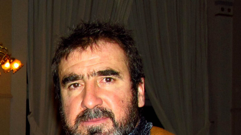 Pamatujete? Před 30 lety sejmul Eric Cantona fanouška kung-fu kopancem