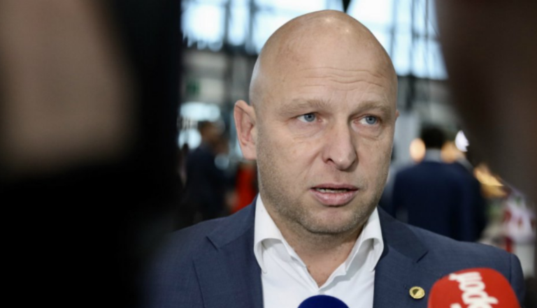 Houštecký jako Jankto! Den před jeho incidentem řídil bez papírů a rozhodl se tak přispět na Nadační fond Slavie