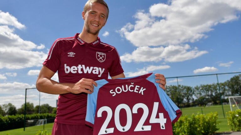 Tomáš Souček se dostal pod palbu kritiky! Bylo příšerné jej sledovat, ohodnotili výkon českého reprezentanta fanoušci West Hamu