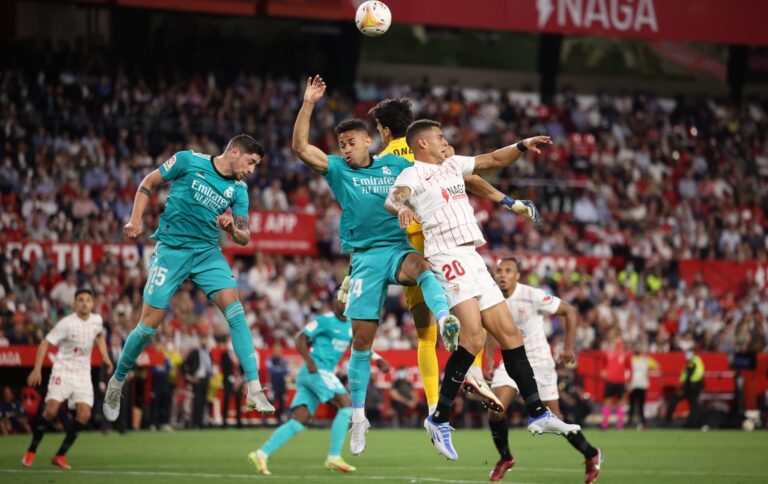 VAR a rozhodčí v Česku k ničemu? Oproti Španělsku zlatí. Takto zpackali šlágr mezi Sevillou a Realem Madrid