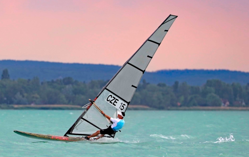 windsurfing