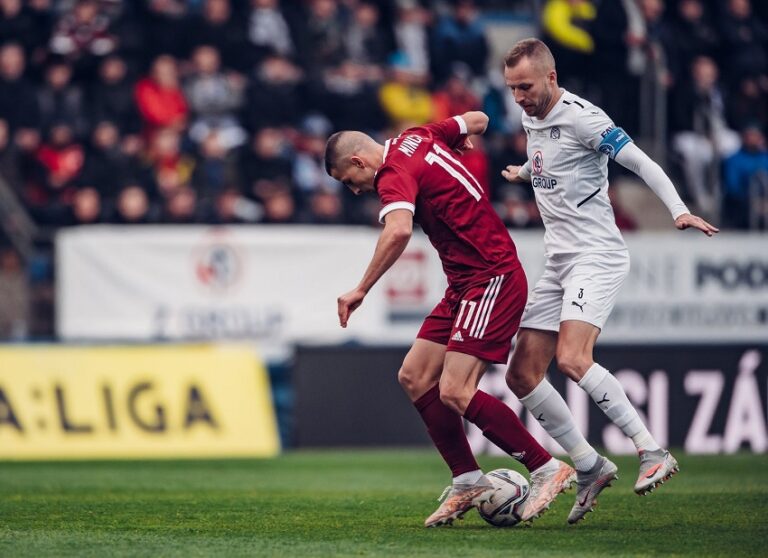 4. kolo nadstavby: Výhru potřebuje Slovácko, ne Sparta. Klíčové bitvy v dolním pásmu